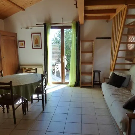House Maisonnette Pour 4 Personnes A Sur Mer Villa
