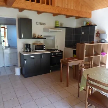 House Maisonnette Pour 4 Personnes A Sur Mer